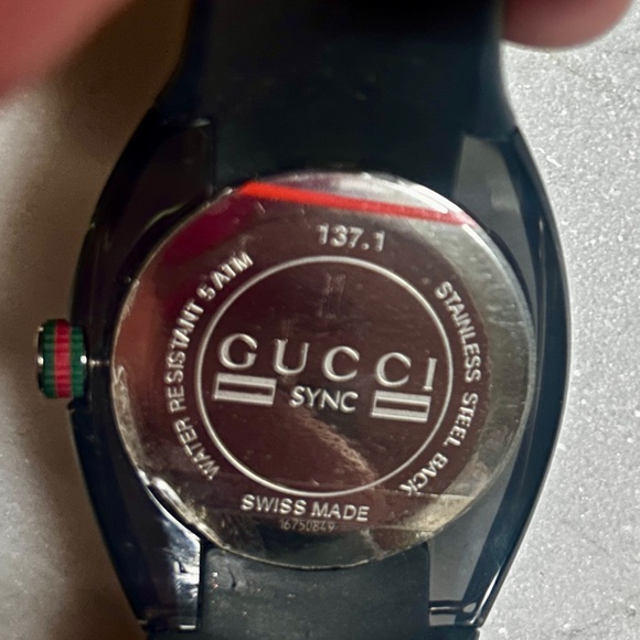 Gucci Sync YA137101 Men’s Stainless Watch ~ Quartz Movement ~ New W/Book & Tags - Picture 12 of 16